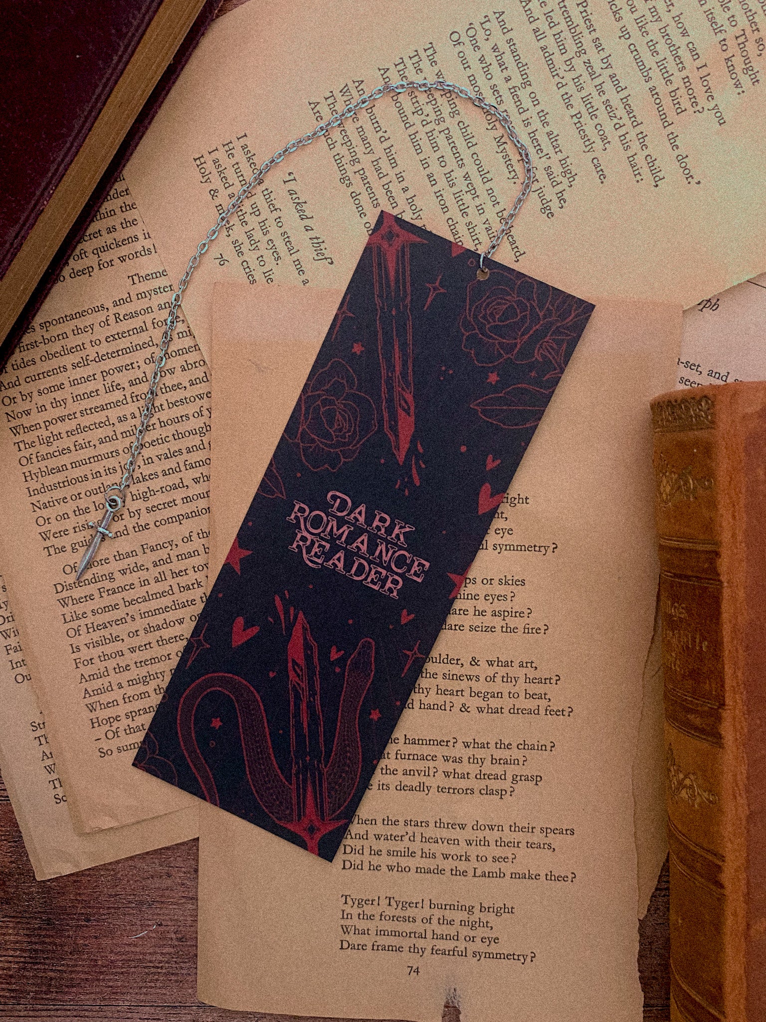 Dark Romance Reader - Chain Bookmark