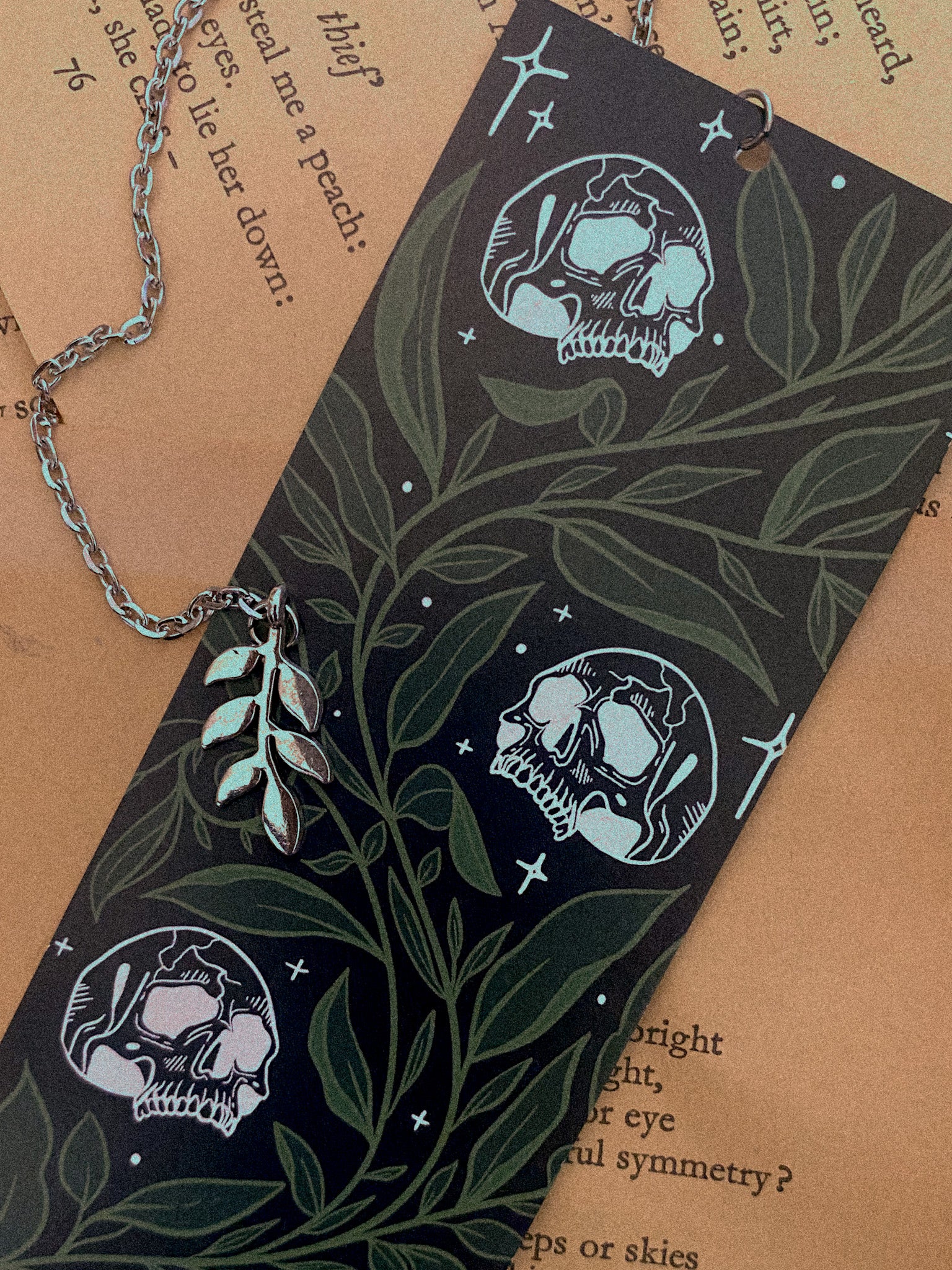Dark Skull, Chain Bookmark