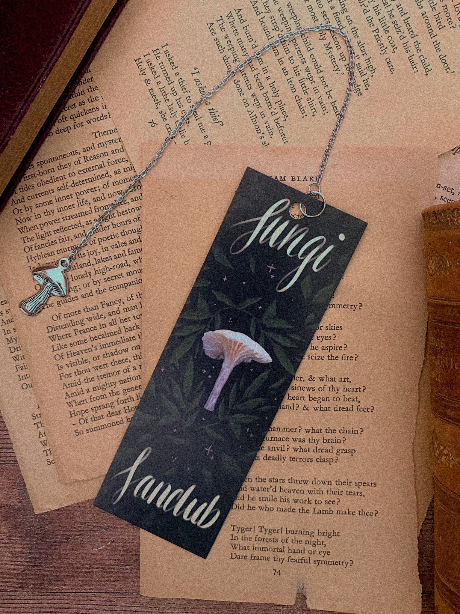 Fungi Fanclub - Chain Bookmark