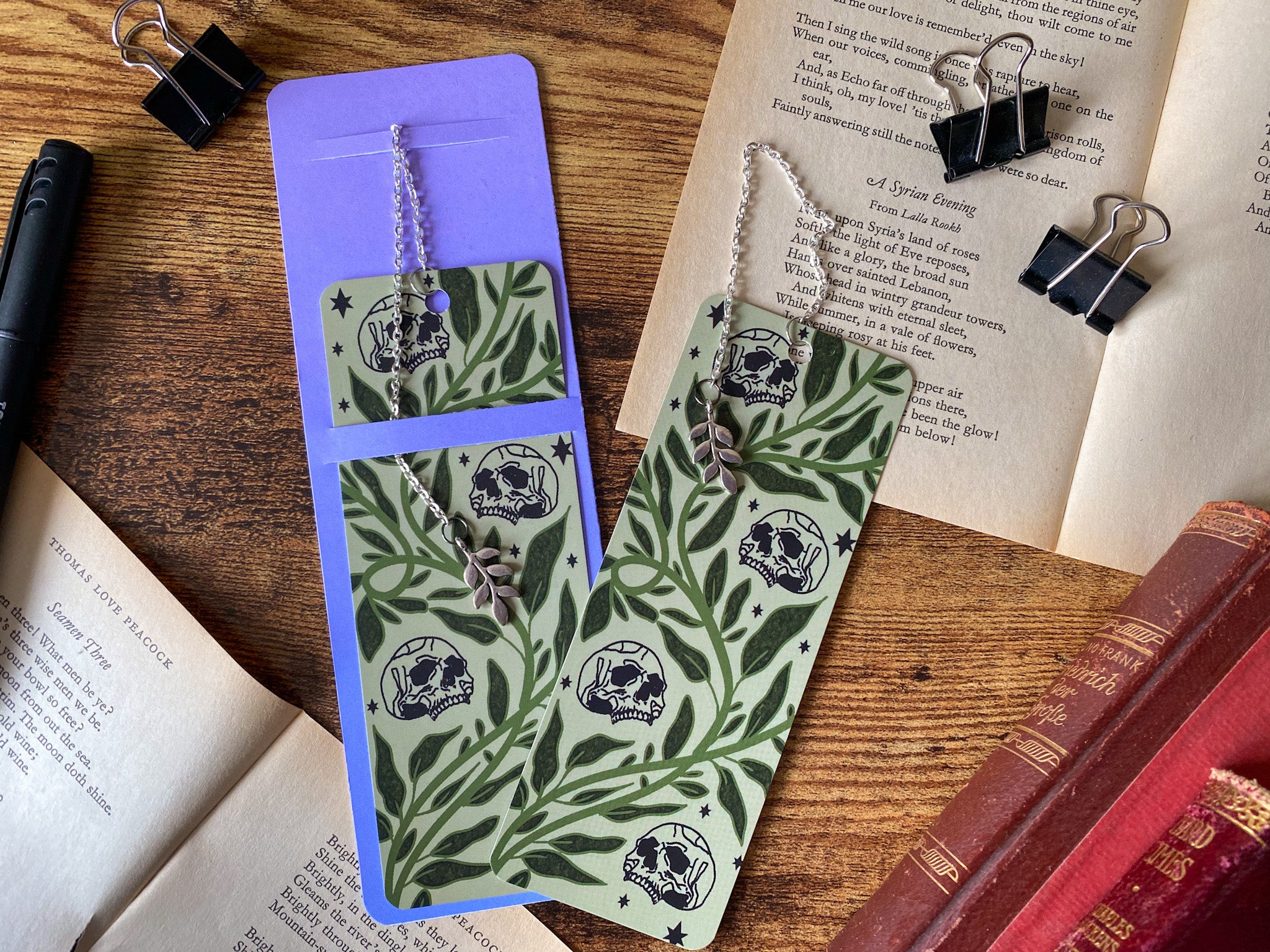 Light Skull, Chain Bookmark